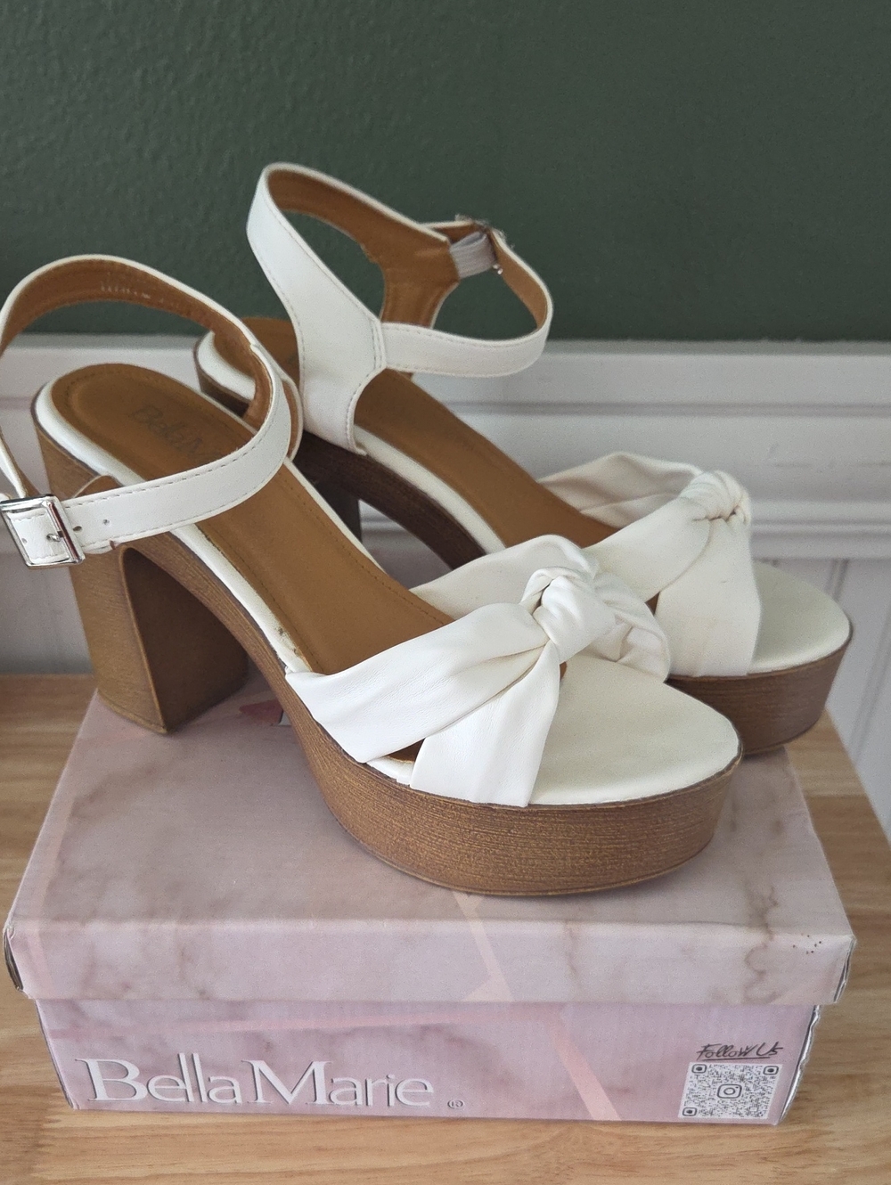 Bella Marie Heeled  Womens Sandals Size 9 White